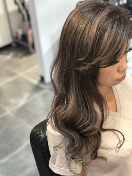 エターナル リアン(ETERNAL LIEN) 外国人風ハイライトカラー