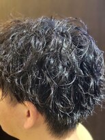 メンズアートヘアー ブーム(MEN'S ART HAIR BOOM) 波打ちパーマ。