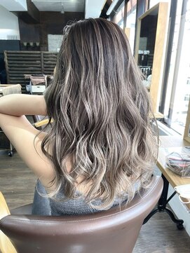 ユートピア(U topia) 秋バレイヤージュ/ホワイトアッシュ/シルバーカラー