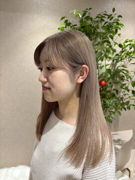 ジーニー 横浜(giinii) ミルクティーベージュ