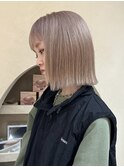 横浜ハイトーン切りっぱなしボブミルクティーピンクベージュ30代