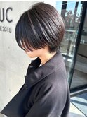 ハンサムショート　黒髪　フェイスレイヤー　マッシュショート
