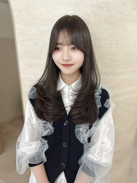 ヴェイナゴヤ(VEYY. nagoya) レイヤーカット/オリーブグレージュ/前髪カット/ワンカール