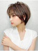ホワイトグレージュショートボブ30代40代50代ひし形シルエット