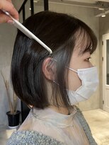 エリマ 調布(elima) レディースショートボブ顔周りインナーカラーグレージュカラー