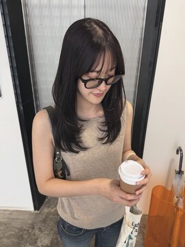 エイチ(811) バーガンディチャコールグレーハッシュカットペールオレンジ