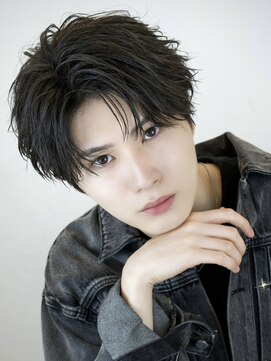 メンズセンターパートフェザーショート毛流れカルマヘア