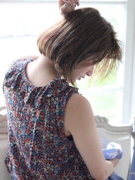 ヴィヴィ(VIVIE) 小顔切りっぱなし内巻きボブラウンオリーブグレーココアベージュ