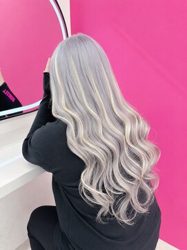 ロサ ファイブヘアー(Rosa..5Hair) ギャルに欠かせない"ハイトーン×ハイライト"