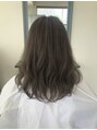 グラムヘアー(GLAM HAIR) アッシュ系カラーコテで巻いて仕上げてあります。