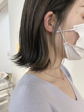スピンヘアワークス(Spin Hair Works) インナーカラー_オリーブグレージュ_グレージュ_切りっぱなし