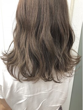 ネウィ ハウオリ 札幌駅前(newi hau'oli) 20代30代40代50代ナチュラル小顔カットくすみカラー切りっぱなし