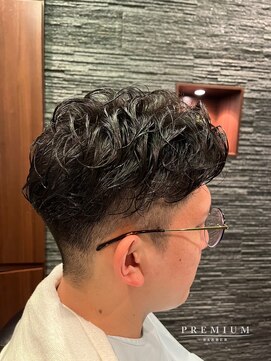 プレミアムバーバー 表参道店(PREMIUM BARBER produce by HIRO GINZA) ツーブロックパーマスタイル