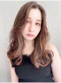 ゆる巻きロング_チェリーブラウンフェミニンロング_9041