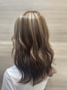 ラビス クローバー(Lovis clover) アッシュグレージュ×ハイライト