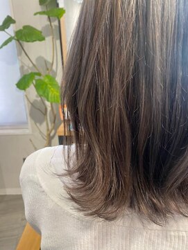 ライズ バイ レボ(RISE by REVO) 大人かわいい/レイヤーロング/グレーベージュ/前髪パーマ/我孫子