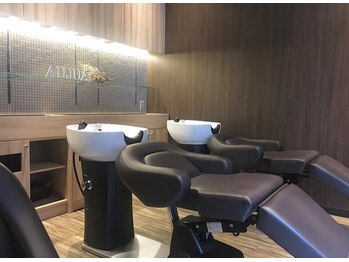 AXY HAIR&MAKE 新宿本店