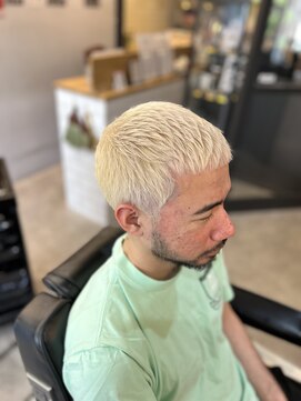 フランクスバーバーリザーブ 人形町店(FRANK’S BARBER RESERVE) ホワイトボウズフェードH