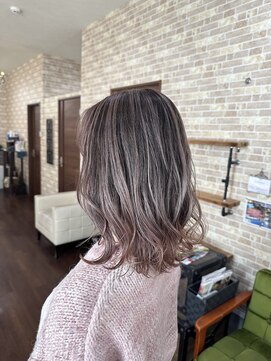 オンアンドオフ ON and OFF シャドールーツ