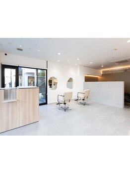 心地よい空間で、あなたの魅力を引き出します。落ち着いた空間で心身ともにリラックス！