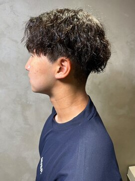 ディスイズバーバーサード(THIS IS BARBER 3rd) ツイスパ ツーブロックマッシュ センターパート 刈り上げ