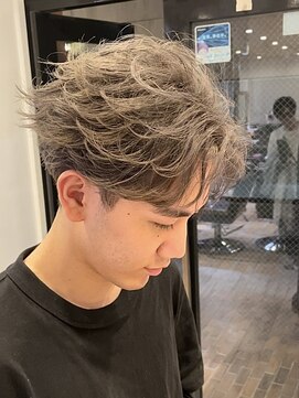 オーシャントーキョー サニー 原宿(OCEAN TOKYO Sunny) ニュアンスパーマ　センターパート　韓国ヘア　メンズパーマ