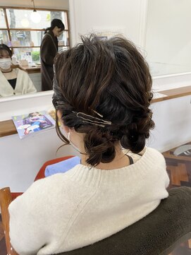 ヘアーアンドメイクアップモパ ツインお団子