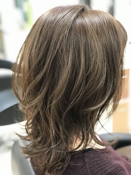 クオール(Quol) 【桜木町】くびれミディアムレイヤー　まろやかベージュ