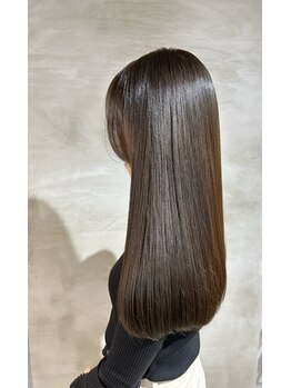 カラーアンドケアリタ(color&care Lita)の写真/梅雨の湿気も怖くない！艶髪・まとまり・さらさらストレートで、憧れの指通り体験を♪