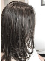 アンテナヘアワールド(Antenna hairworld) ツヤ感重視のミディアムボム