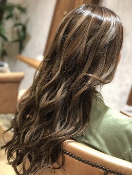 レガーロ(RegaLo) ハイライトオンアッシュベージュ