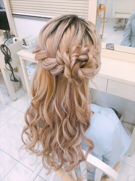 リサ 恵比寿(risa.) 編み込みハーフアップ