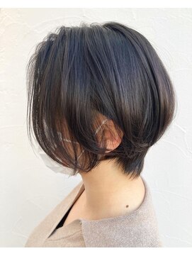 ヴァロ(Valo) 大人かわいいショート／ショートボブ/20代/30代/40代/50代/60代