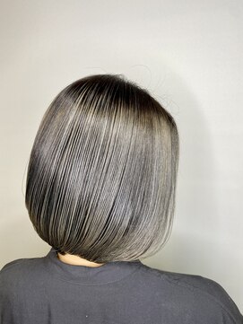 ゴリラビスケッツ(GORILLA BISCUITS) グレージュカラーボブ