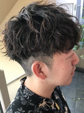 ウェイビーエフティフィフス 横浜西口(WAVEY ft.fifth) ツイストスパイラルパーマ波巻きスパイラル刈り上げマッシュ