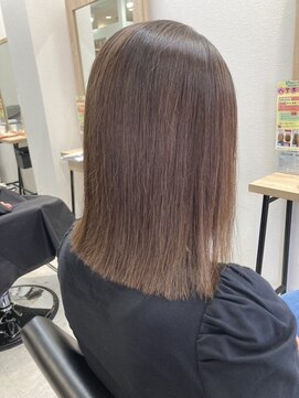 エルプラスヘアー(L+hair) 30代～50代にオススメの肩ラインの外ハネヘアー