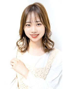 ローエン(ROWEN) ROWEN_エアリーミディアムレイヤー/小顔カット/ベージュカラー