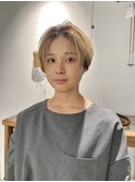 ブロンドベージュ×ハンサムショート