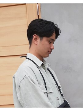 ピーロ(piilo) メンズ　さらりと決まるセンターパート◯