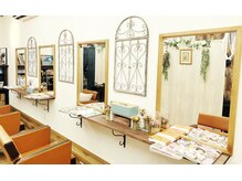 キレイ 鶴見店の雰囲気（セット面４中１、時間の予約は最大２名。間隔を十分あけた施術可）