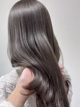 ビューシンサイバシ(VIEW SHINSAIBASHI) 艶と抜け感を両立♪最旬グレーシルバー10代20代30代