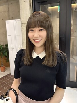 ナギ(nagi) 重めミディアム艶カラー