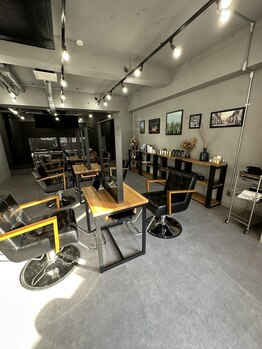 ウェイビー 桜木町店(WAVY)の写真/【通い続けたくなるサロン☆】カラーの有名店出身!ワンポイント入れたスタイルはオシャレ上級者に大好評◇