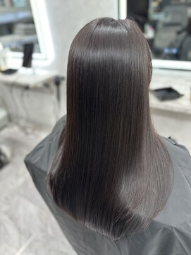 シシ 銀座(sisi) 【縮毛矯正/髪質改善/トリートメント/白髪染め/白髪ぼかし】