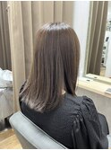 アッシュカラー×ミディアムヘアー