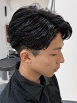 ダズルヘアーブラスト(DAZZLE hair BLAST)&nbsp;フェザーパーマフェードセンターパートメンズ眉毛ブリーチ