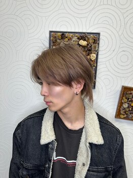 ヘアデザインサロン246の写真/講義中も視線を釘付け☆トレンドの韓国風ヘアやハイトーンも、崩れず一日中キープできる再現性が自慢!