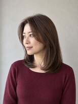 ビープラス(B+)&nbsp;顔まわり軽やか♪艶ミディアムレイヤー×グレージュカラー