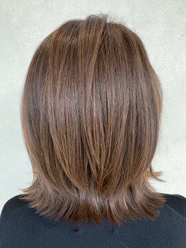 ランカ(Lanca) 外ハネミディアム/アースカラー/シルキーベージュ/30代40代50代