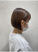 ぱつっと切りっぱなし丸みボブまとまる内巻きヘア